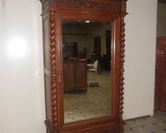 Quality Louis xIII style barleytwist single door robe oak