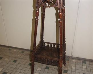 Breton style plant stand/cellette in chestnut