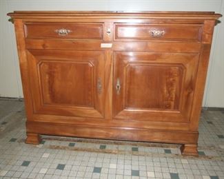 Louis Philippe style buffet bas/d door cherry