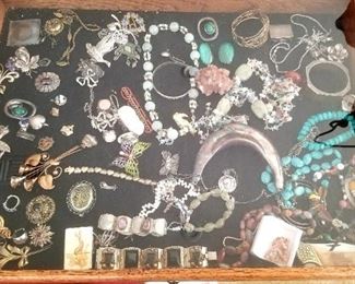 Assorted vintage jewelry (silver)