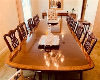 Henredon Banded Mahogany Dining Table.  Expands from 66 inches to 11 feet