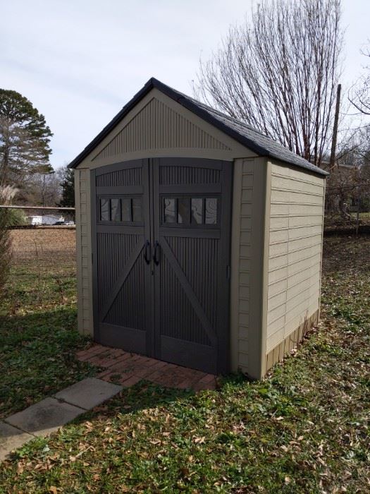 001 Rubbermaid Storage Building