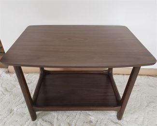 Mid-Century Side Table https://ctbids.com/#!/description/share/322198
