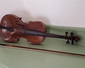 Antique Nippon Suzuki Violin https://ctbids.com/#!/description/share/321551