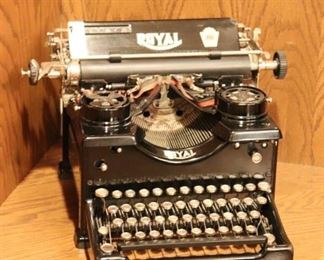 Antique Royal Typewriter