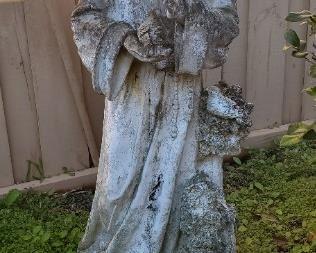 Yard statue 