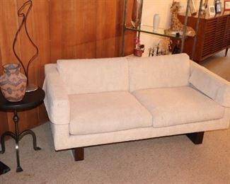 Mid Century White Love Seat with Round Pedestal Side Table and Urn