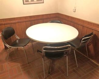 Round Table with 4 Chairs