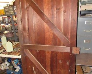 Heavy barn door