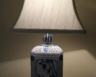 Asian theme reticulated lamp