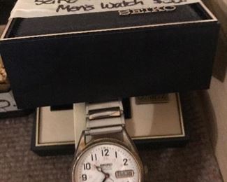 MEN'S SEIKO WATCH NUMBER 2