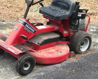 RIDING LAWN MOWER THAT DOES NOT START...AS IS CONDITION