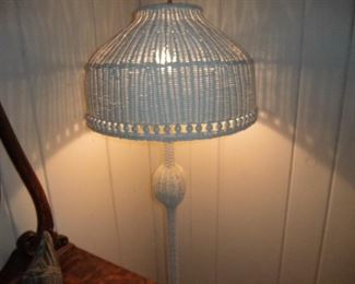 WICKER LAMP