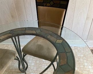 Beautiful table and chairs 