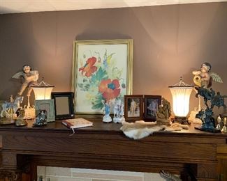 Beautiful floral picture, set of cherubs, Set of accident lamps, large collection of picture frames, carousel horse music boxes