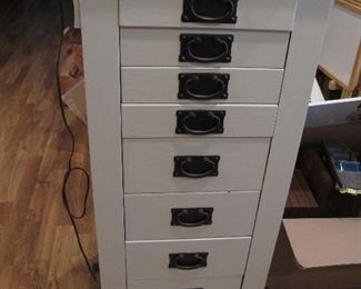 Jewelry chest