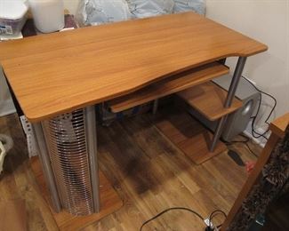 Contemporary desk