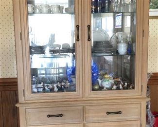 Stanley Kitchen China Cabinet/Hutch