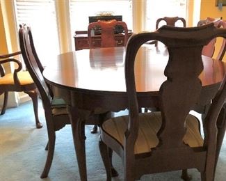 Hickory Chair Table & Chairs