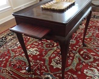 Parlor Table 26x17x29 Small leaf on each side