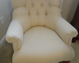 Ethan Allen White Pillow Top Chair