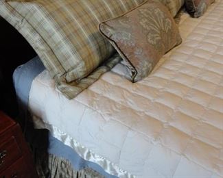 King Size Bed linens and accessories