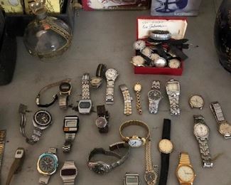 COLLECTION OF WATCHES