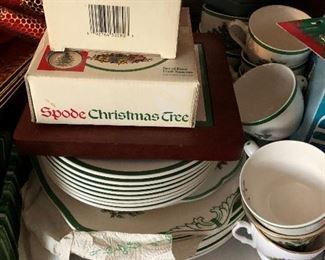 COLLECTION OF SPODE CHRISTMAS DISHES GLASSWARE