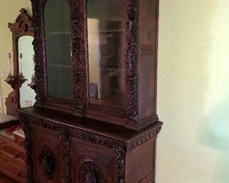 ANTIQUE GERMAN BLACK FOREST HAND CARVED FIGURAL OAK HUNT COURT TWO PIECE STEP BACK BOOKCASE