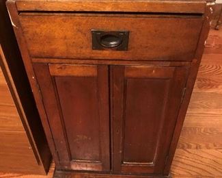ANTIQUE END TABLE w/DRAWER