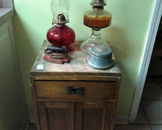 ANTIQUE OAK END TABLE w/DRAWER, ANTIQUE OIL LAMPS