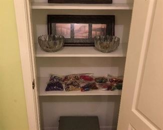 VINTAGE MAGNAVOX TURNTABLE