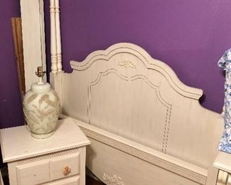 WHITE FULL SIZE HEADBOARD, FOOTBOARD, SIDE RAILS, SLATS, WHITE NIGHTSTAND