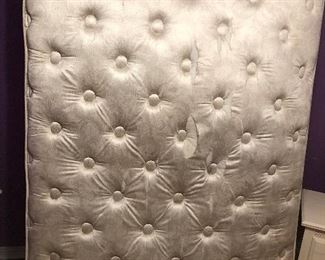 SIMMONS PILLOWTOP MATTRESS/BOXSPRING SET