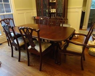 Seating for 10 at this beautiful table!