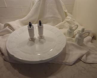 Vintage Milk Glass Platters (3). Salt/pepper. 