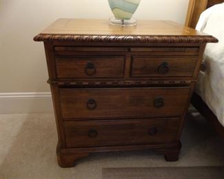 2 Lexington Side chest to match the bed 28x18x28