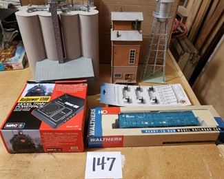 HO Walthers  Model Railroad Car and completed models for train set up