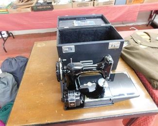 Singer Featherweight Sewing Machine with Table