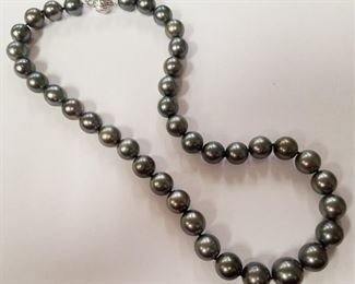 18.5" Tahitian pearl necklace
