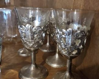 kitcehn silver glass barware cordials q