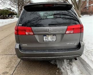 2005 Toyota Sienna LE AWD Van - 123,000 miles