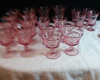 Rose Glassware https://ctbids.com/#!/description/share/324125
