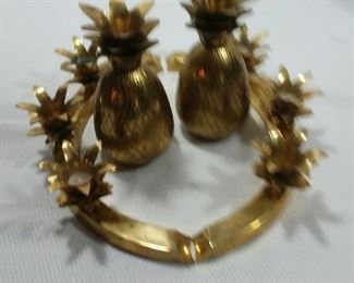 Gold Pineapple / Candle Set https://ctbids.com/#!/description/share/324135
