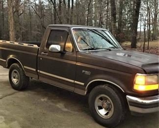 1992 Ford Pickup with approx. 173,000 miles.  Vin # 1FTDF15N7NNA47028. Asking price $2,195.00.