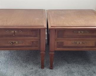 Vintage Pair of Side Tables https://ctbids.com/#!/description/share/323947