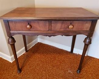 Wooden Side Table/Desk https://ctbids.com/#!/description/share/324827