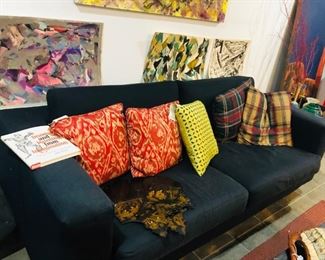 Excellent charcoal grey couch!