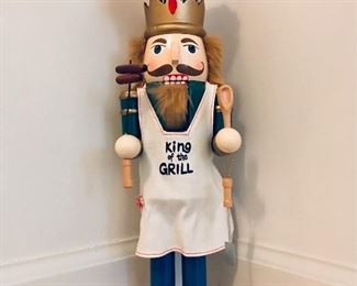 Whimsical decor, king of the grill