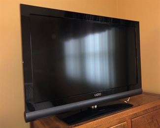 Vizio 32” flatscreen TV